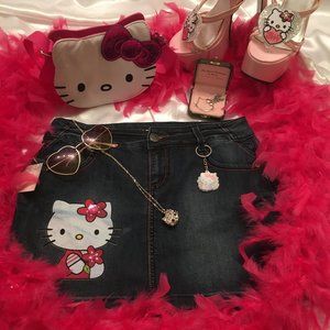 ADORABLE vintage custom hello kitty skirt and matching necklace!